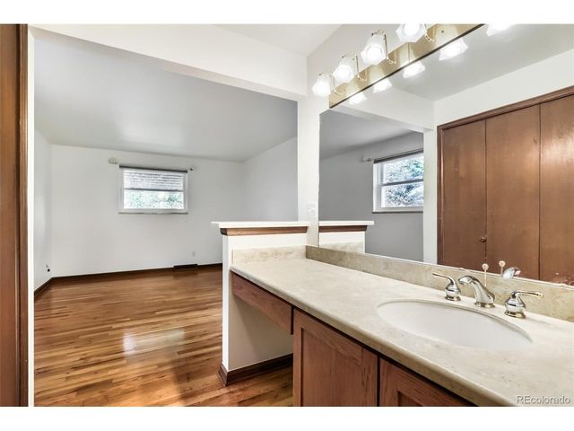 687 S Oswego Ct, Aurora, CO 80012