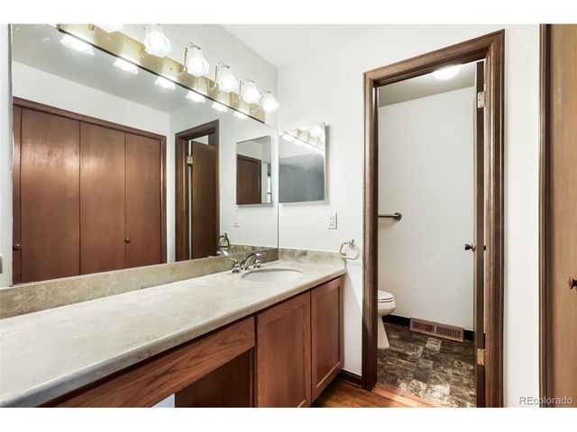 687 S Oswego Ct, Aurora, CO 80012