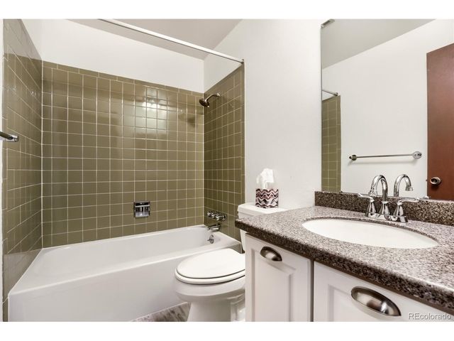 687 S Oswego Ct, Aurora, CO 80012