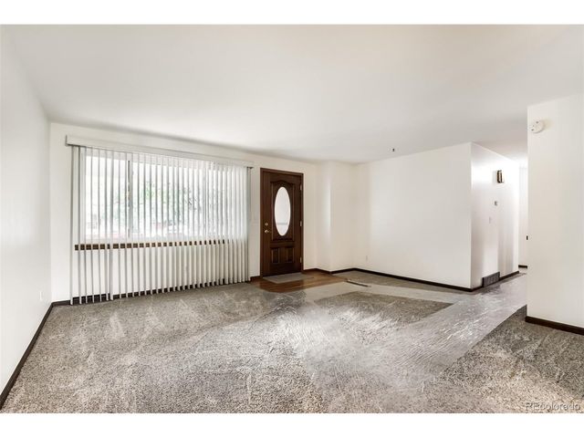 687 S Oswego Ct, Aurora, CO 80012