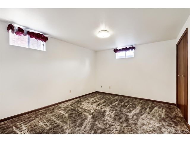 687 S Oswego Ct, Aurora, CO 80012