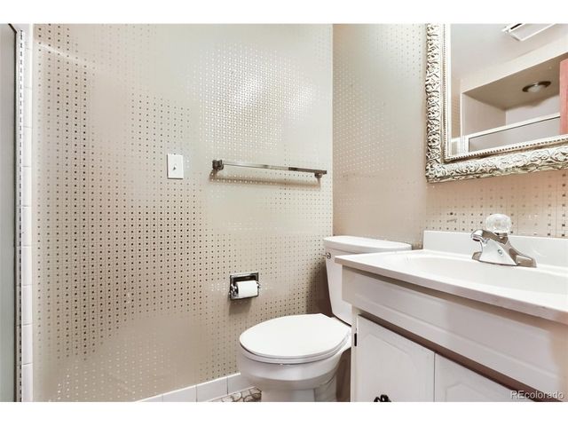 687 S Oswego Ct, Aurora, CO 80012
