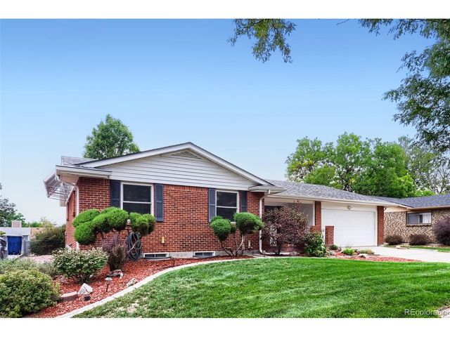 687 S Oswego Ct, Aurora, CO 80012