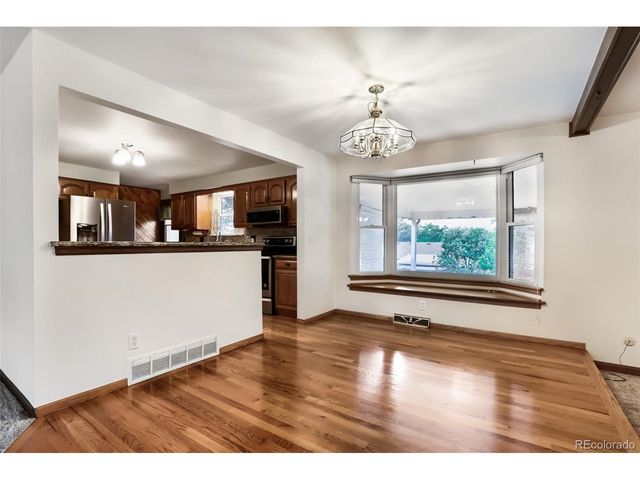 687 S Oswego Ct, Aurora, CO 80012