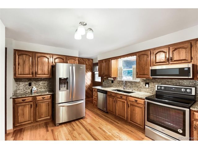 687 S Oswego Ct, Aurora, CO 80012