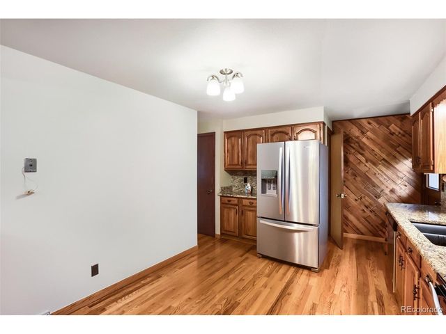 687 S Oswego Ct, Aurora, CO 80012