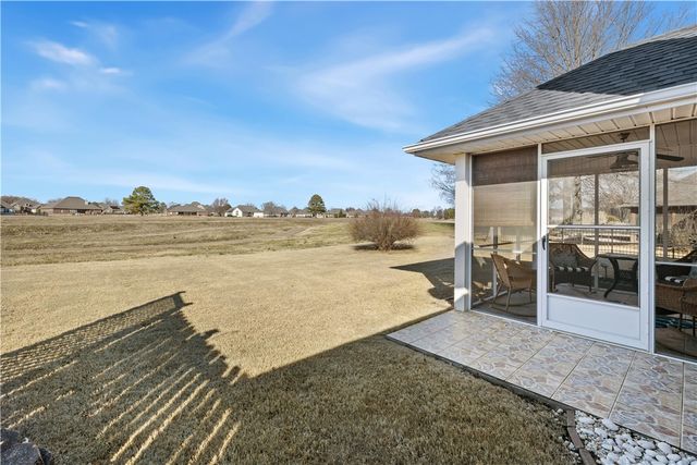 11135 Bear Drive, Farmington, AR 72730