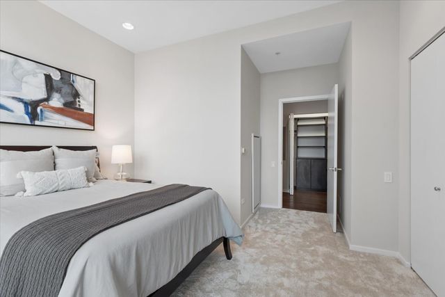 240 E Illinois Street 3101, Chicago, IL 60611