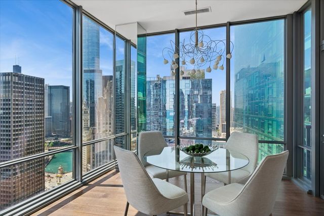 240 E Illinois Street 3101, Chicago, IL 60611