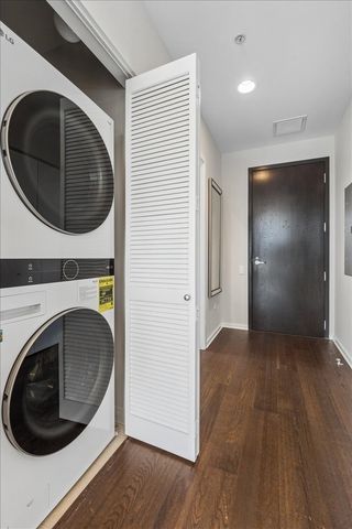 240 E Illinois Street 3101, Chicago, IL 60611