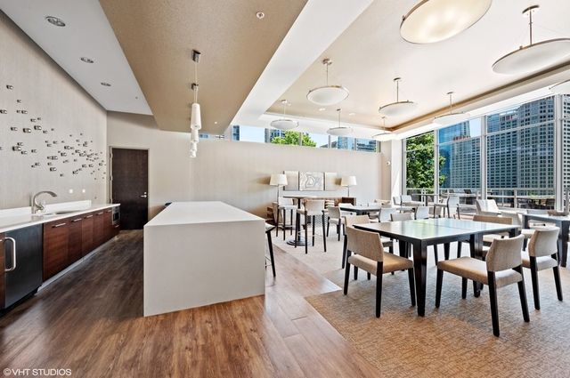 240 E Illinois Street 3101, Chicago, IL 60611