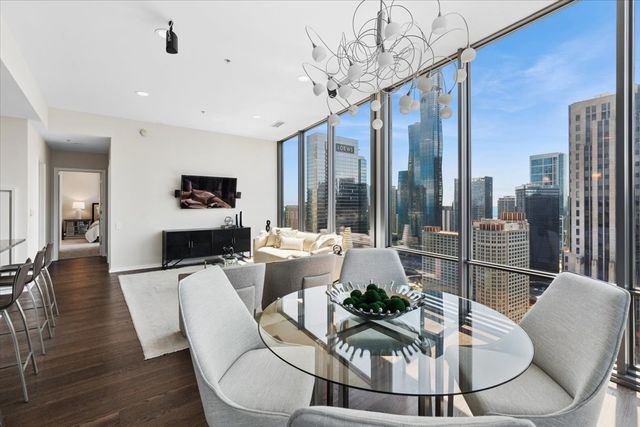 240 E Illinois Street 3101, Chicago, IL 60611