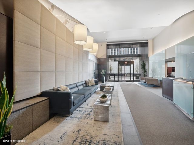 240 E Illinois Street 3101, Chicago, IL 60611