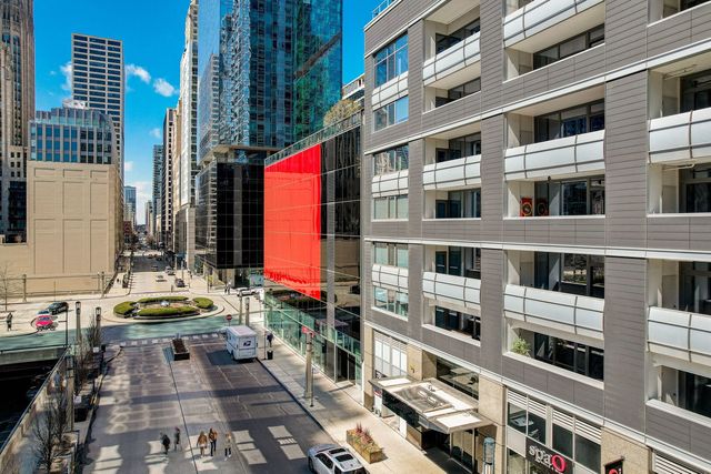 240 E Illinois Street 3101, Chicago, IL 60611