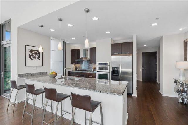 240 E Illinois Street 3101, Chicago, IL 60611