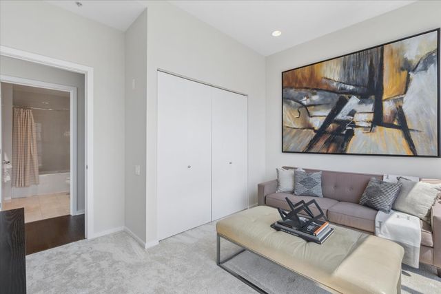 240 E Illinois Street 3101, Chicago, IL 60611