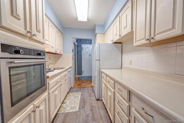 250 N Village Avenue A20, Rockville Centre, NY 11570