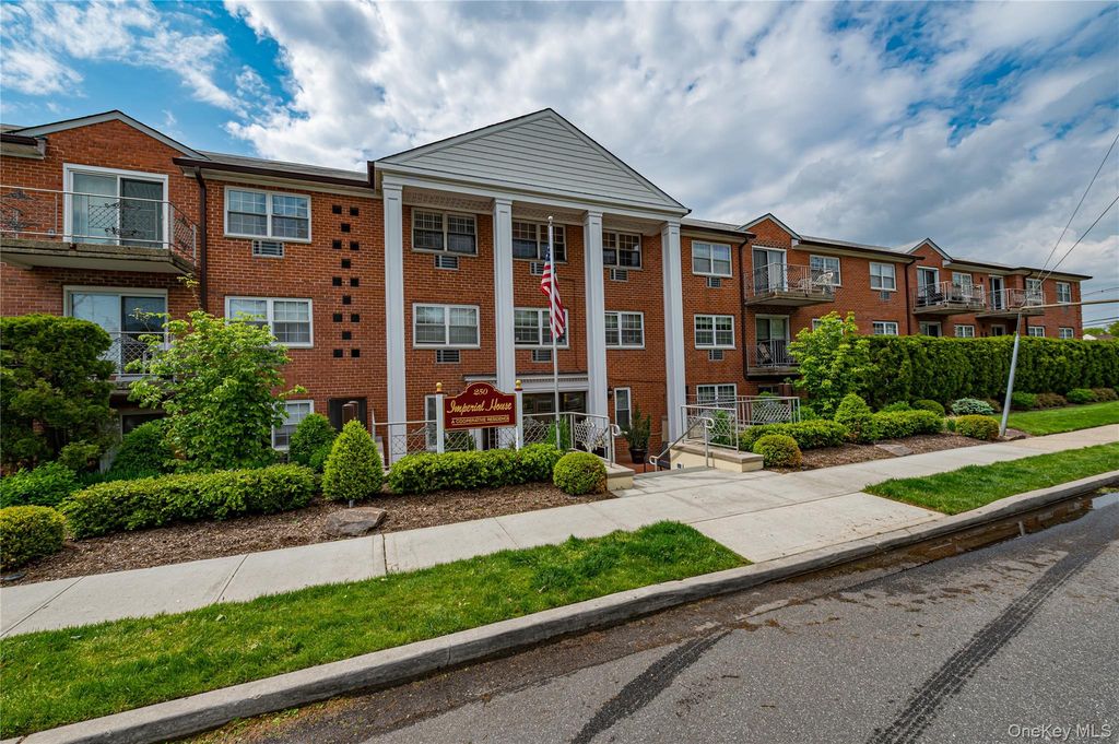 250 N Village Avenue A20, Rockville Centre, NY 11570