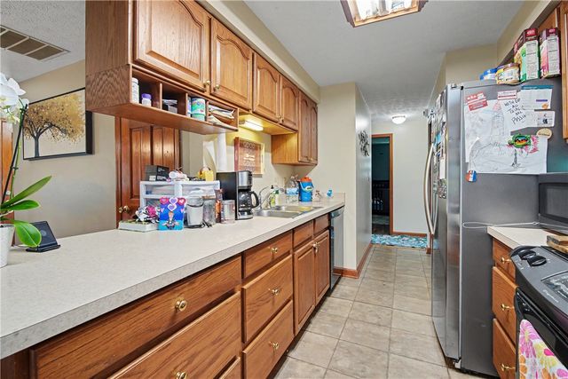 1043 Heathwood, Englewood, OH 45322