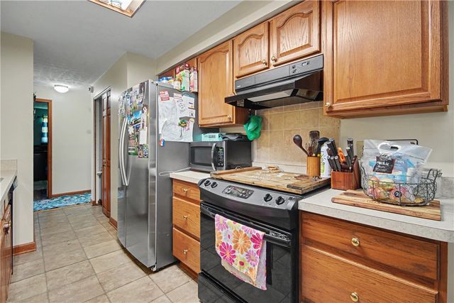 1043 Heathwood, Englewood, OH 45322