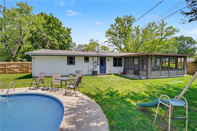 1043 Heathwood, Englewood, OH 45322