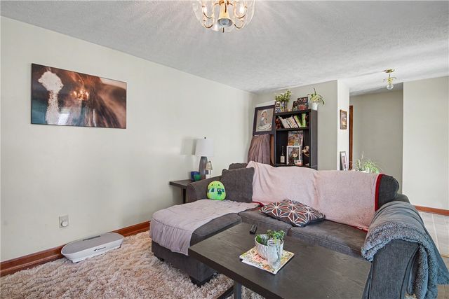 1043 Heathwood, Englewood, OH 45322
