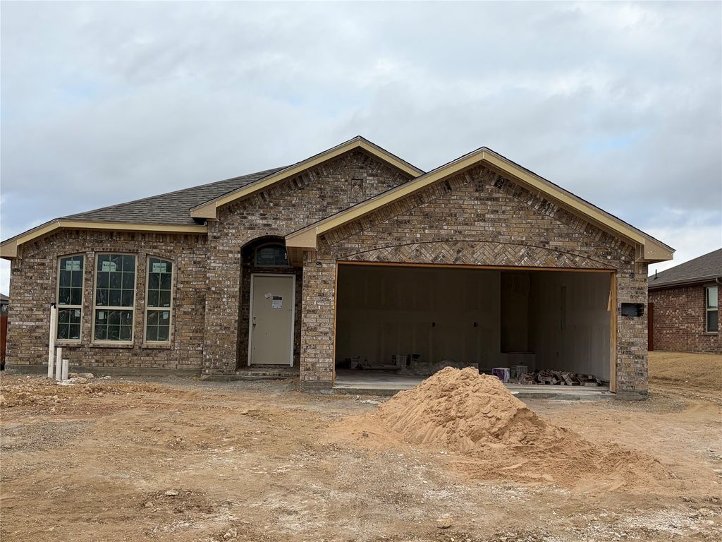 1418 Quail Creek Drive, Cleburne, TX 76033