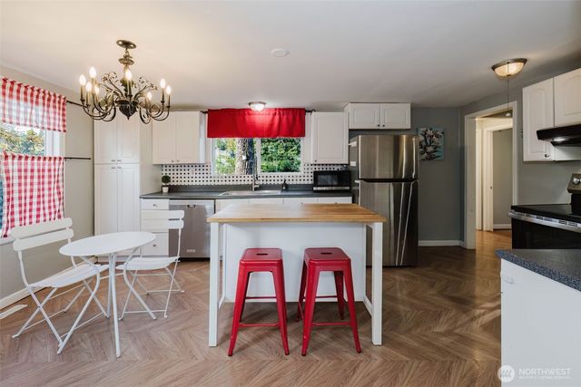 1935 N Rainier Avenue, Bremerton, WA 98312