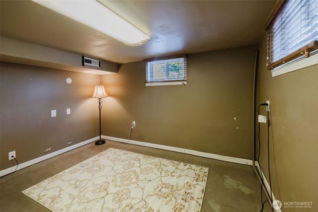 1935 N Rainier Avenue, Bremerton, WA 98312