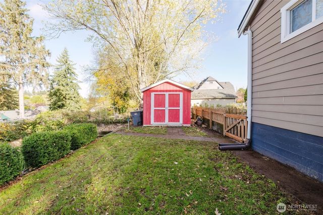 1935 N Rainier Avenue, Bremerton, WA 98312