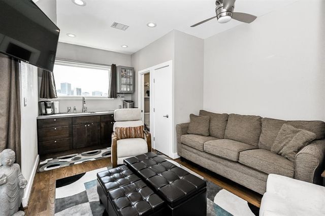 1608 W Webster Street B, Houston, TX 77019