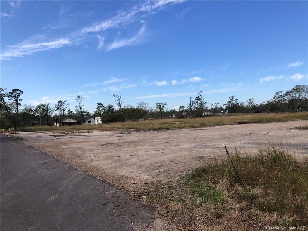 2300 Bon Vie Drive, Sulphur, LA 70665