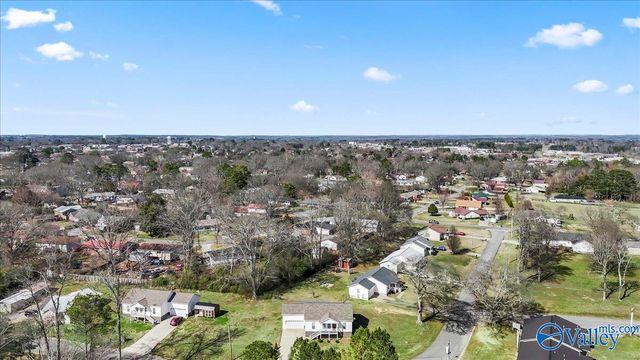 826 Barnes Street, Albertville, AL 35950