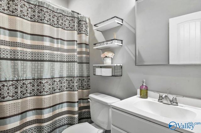 826 Barnes Street, Albertville, AL 35950