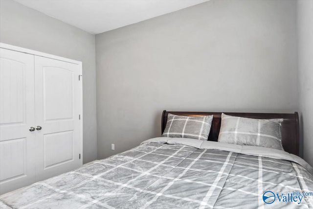 826 Barnes Street, Albertville, AL 35950