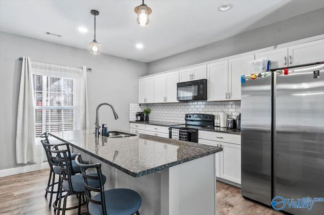 826 Barnes Street, Albertville, AL 35950