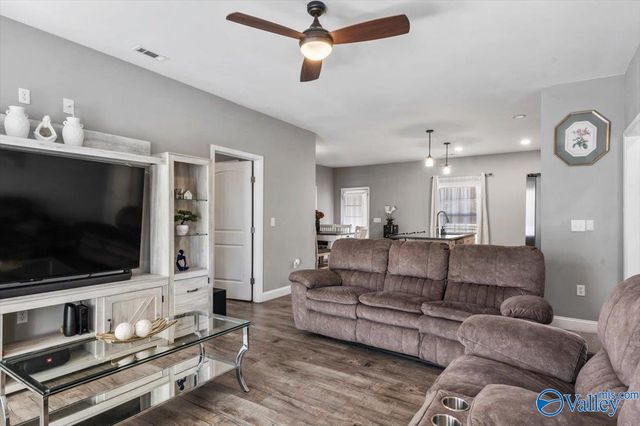 826 Barnes Street, Albertville, AL 35950