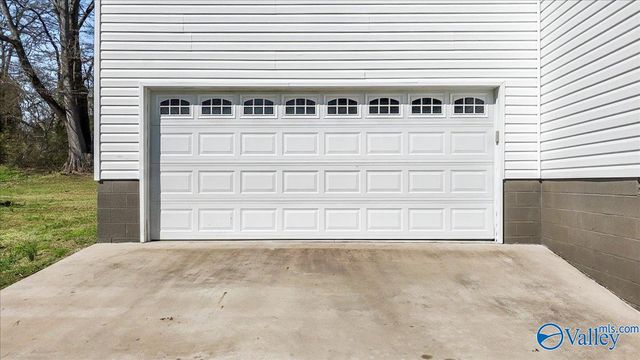 826 Barnes Street, Albertville, AL 35950