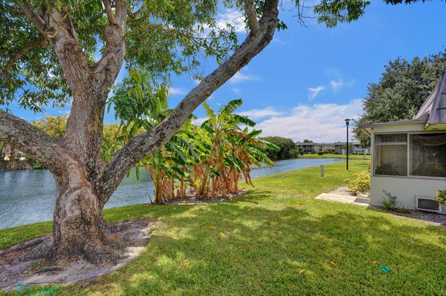141 Valencia F 141, Delray Beach, FL 33446