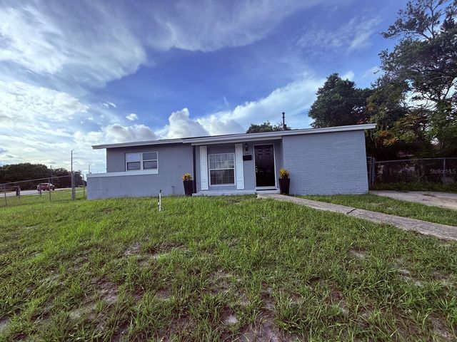 2302 E DANA DRIVE, Deltona, FL 32738
