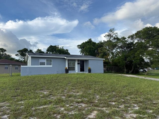 2302 E DANA DRIVE, Deltona, FL 32738