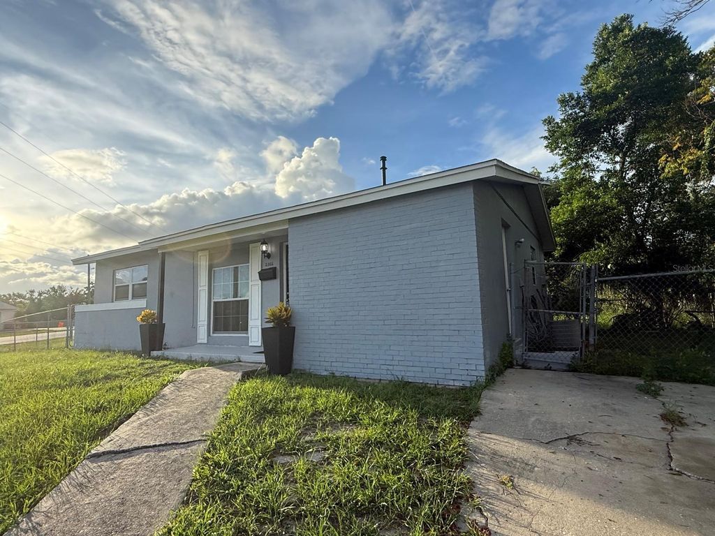 2302 E DANA DRIVE, Deltona, FL 32738