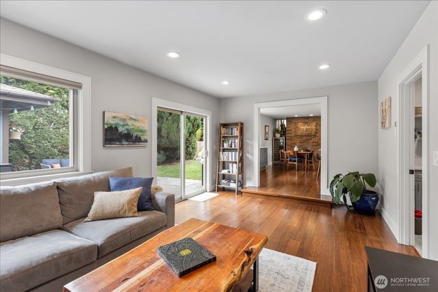 22017 95th Place W, Edmonds, WA 98020