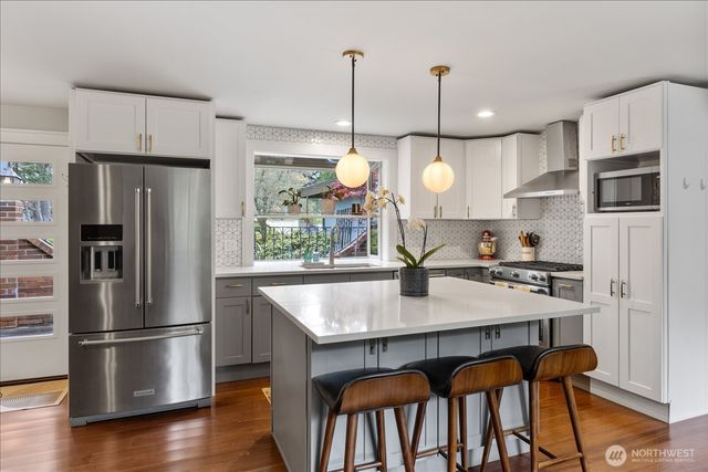 22017 95th Place W, Edmonds, WA 98020
