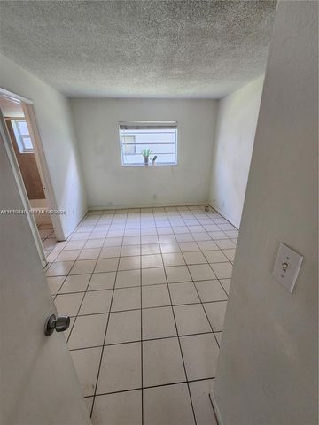 241 SE 9th Ave 103, Pompano Beach, FL 33060