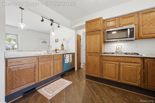 14110 Royal Grand, Redford Charter Township, MI 48239