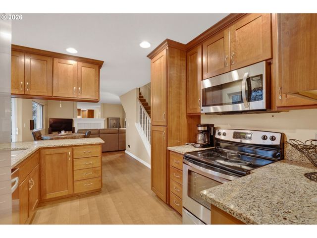 1548 Sw NORTHSTAR Loop, Troutdale, OR 97060