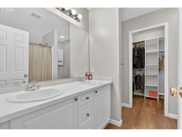 1548 Sw NORTHSTAR Loop, Troutdale, OR 97060