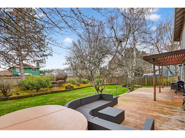 1548 Sw NORTHSTAR Loop, Troutdale, OR 97060