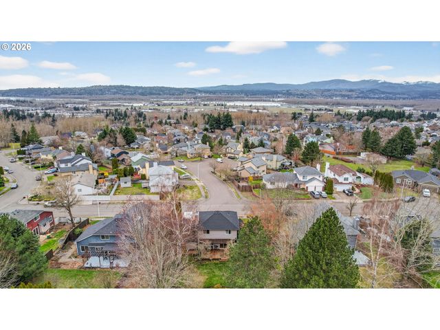 1548 Sw NORTHSTAR Loop, Troutdale, OR 97060